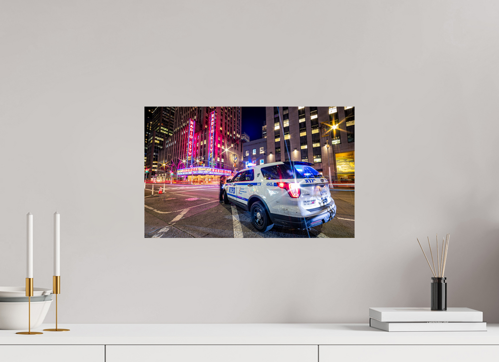 48 x 30 cm, Papier photo couleur Tirage photo [ New York - NYPD Lights ] - Photographie d'art