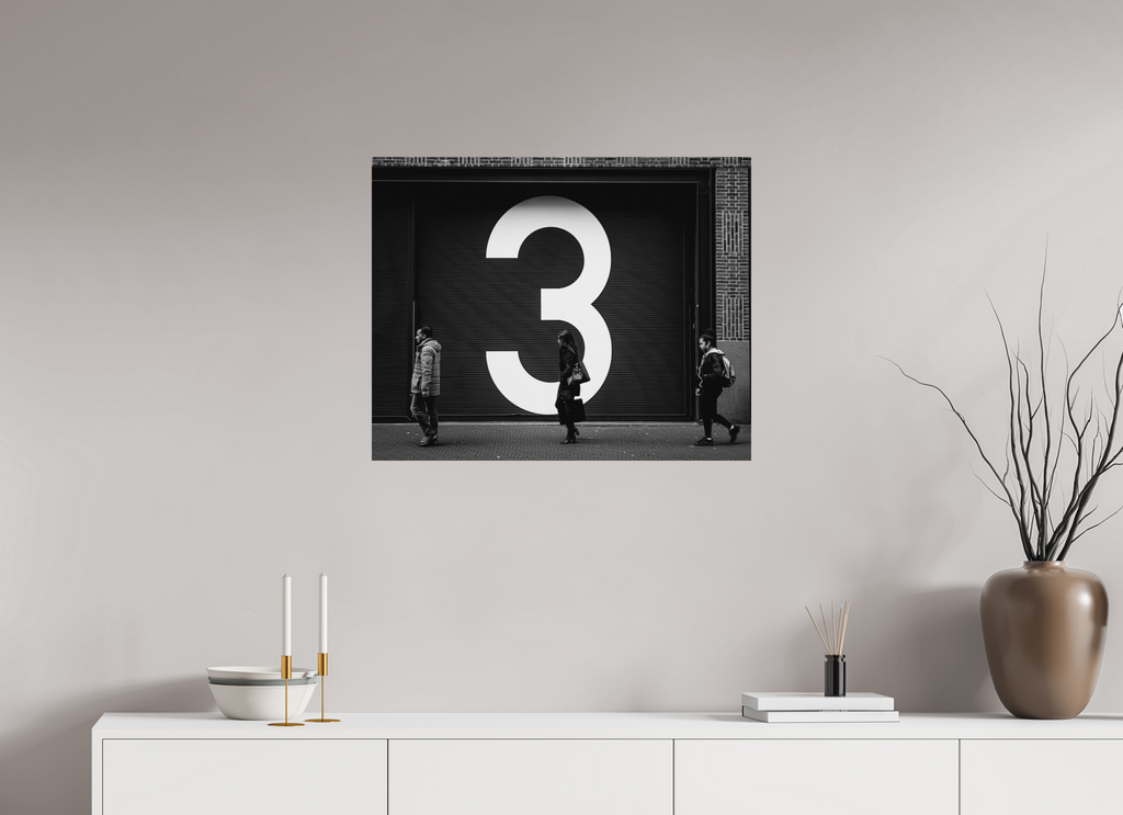 75 x 60 cm, Photo papier noir & blanc Tirage photo [ La Haye - 3 Walkers ] - Photographie d'art